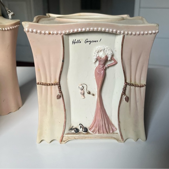 *SOLD* Vintage Chic Bathroom Decor - Set of 3 - Picture 5 of 8